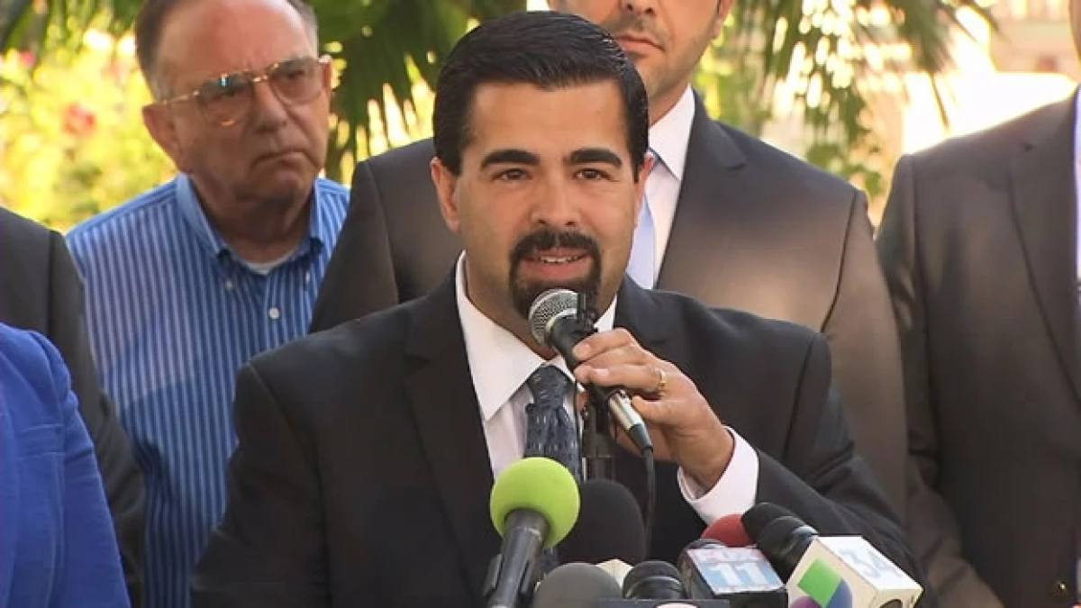 Daniel Crespo, alcalde de Bell Gardens, California, falleció este martes tras recibir varios impactos de bala