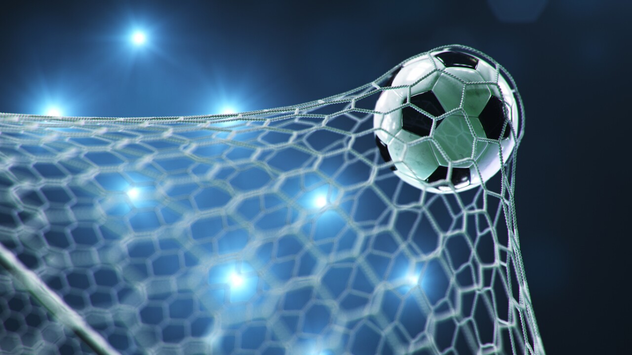 Netflix entra al fútbol, pero TelevisaUnivision busca conservar el ‘partido’ completo