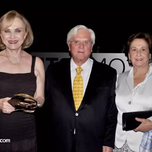 Avelina de Vega de Treviño,Guillermo Zambrano y Estela de Zambrano.