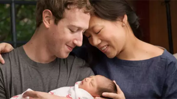 Con una emotiva fotografía y una carta, el creador de Facebook y su esposa anunciaron al mundo lo felices que estaban por recibir a su primogénita llamada Max.