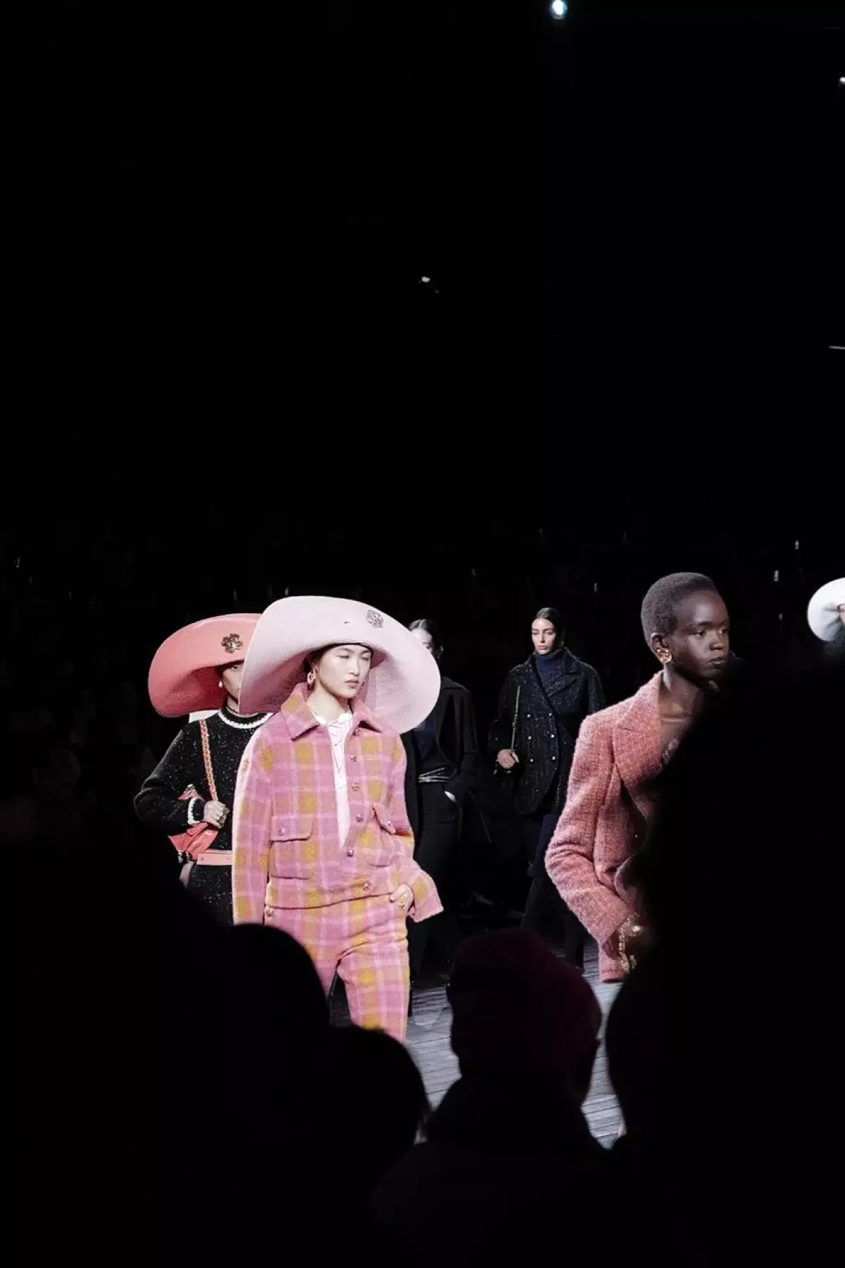 Chanel va por las generaciones más jóvenes y lo hace con clase