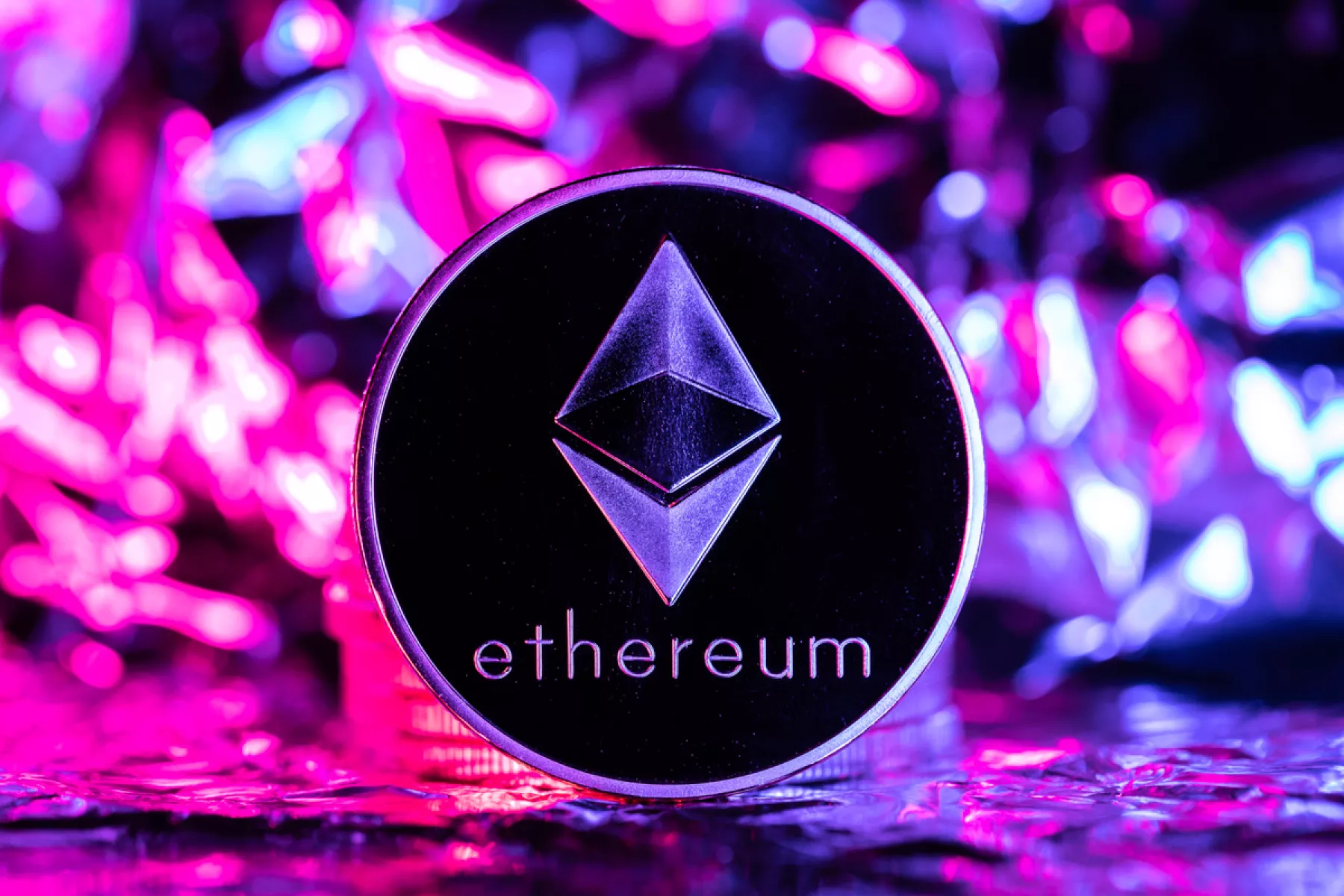 (Foto temática de criptomonedas. Ethereum )