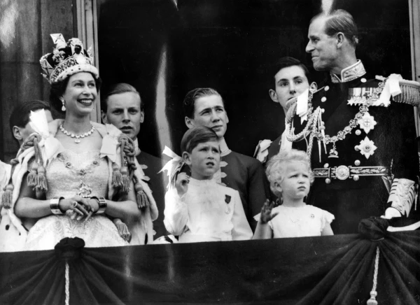 Reina Isabel II, príncipe Carlos, princesa Ana y el duque de Edimburgo