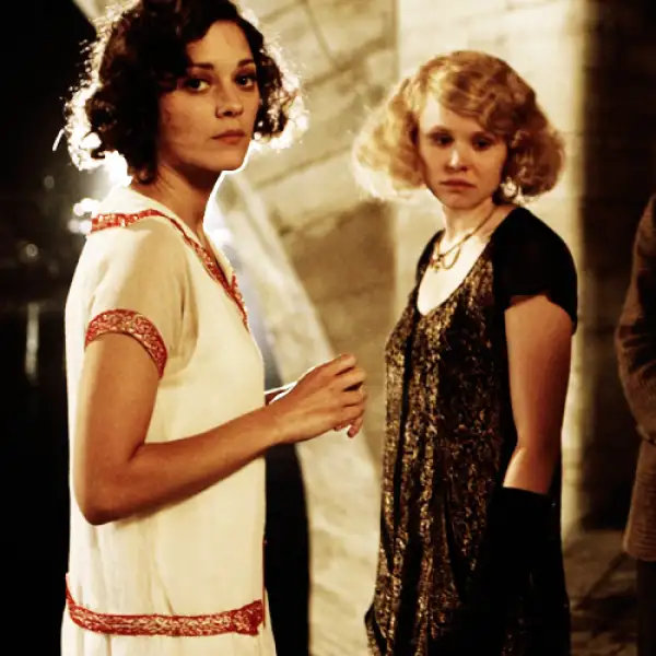 Marion Cotillard y Alison Pill