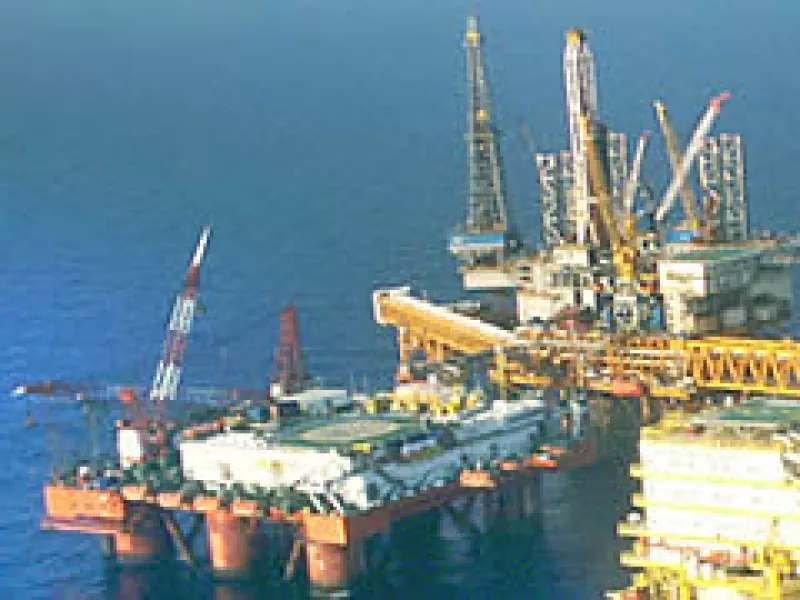 La petrolera mexicana depende de proveedores que tengan tecnología para extraer el crudo. (Foto: Archivo)