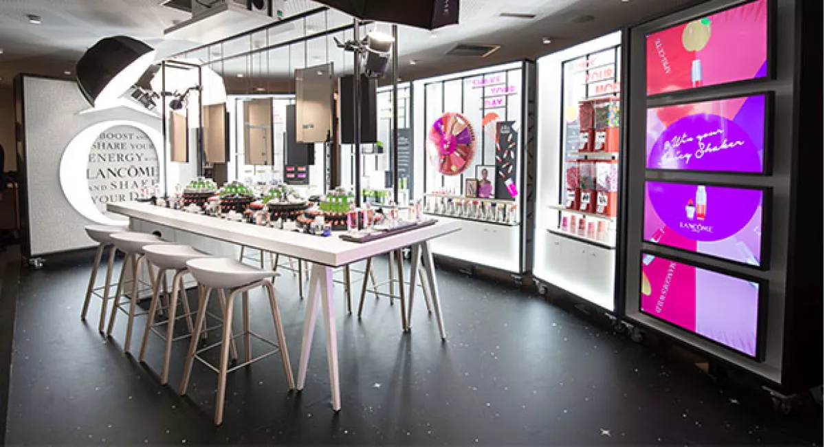 La tienda contará con colors, pantallas y todo tipo de tecnología, para la generación Y.