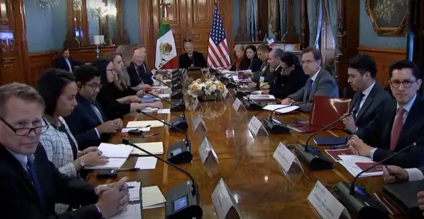 AMLO-reunion-funcionarios-EU.jpeg