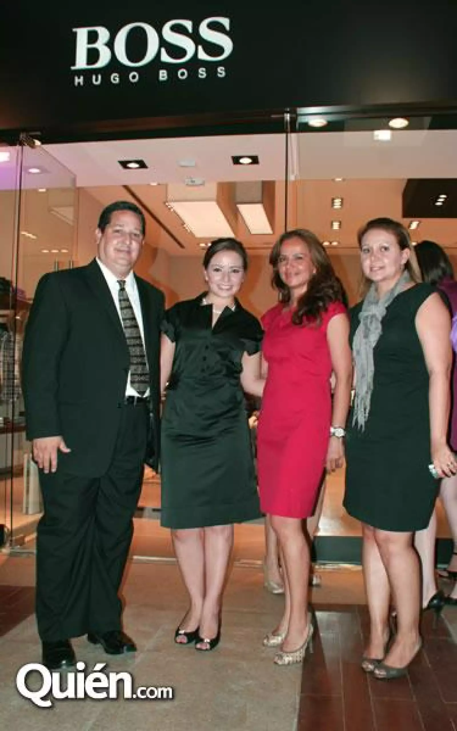 Daniel Jime%u0301nez,Pamela Lo%u0301pez,Laura Torres de Cueto y Betzabet Go%u0301mez