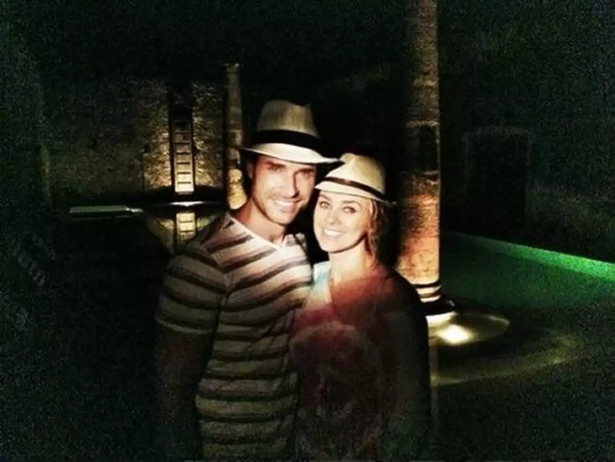 El 15 de septiembre fue la última vez que compartieron en Twitter una foto juntos, donde el actor argentino escribió: "Festejando con mucho amor. Viva México".