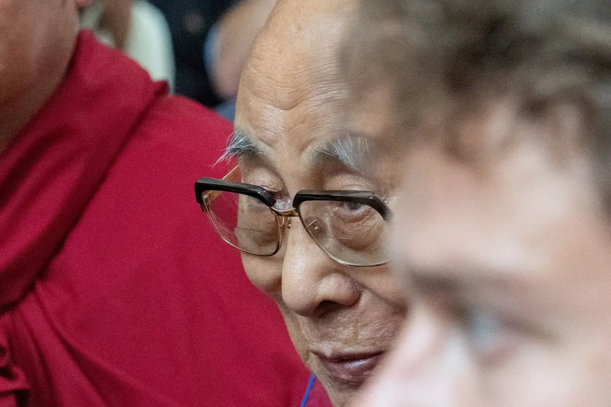 El Dalai Lama dice que está en buen estado de salud tras operarse en Estados Unidos