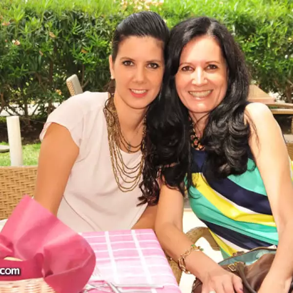 Arlette García de Quevedo y Olga Romo