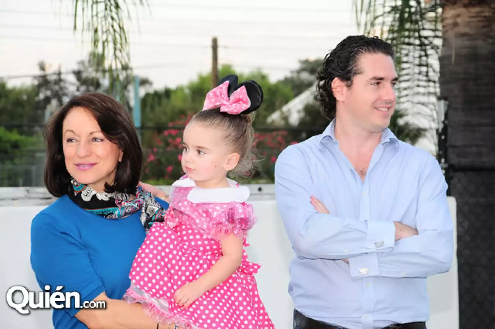 Isabel de Barrera con Valentina y Checo Barrera
