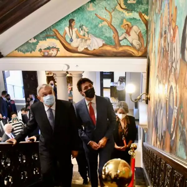 AMLO murales Trudeau.jpeg