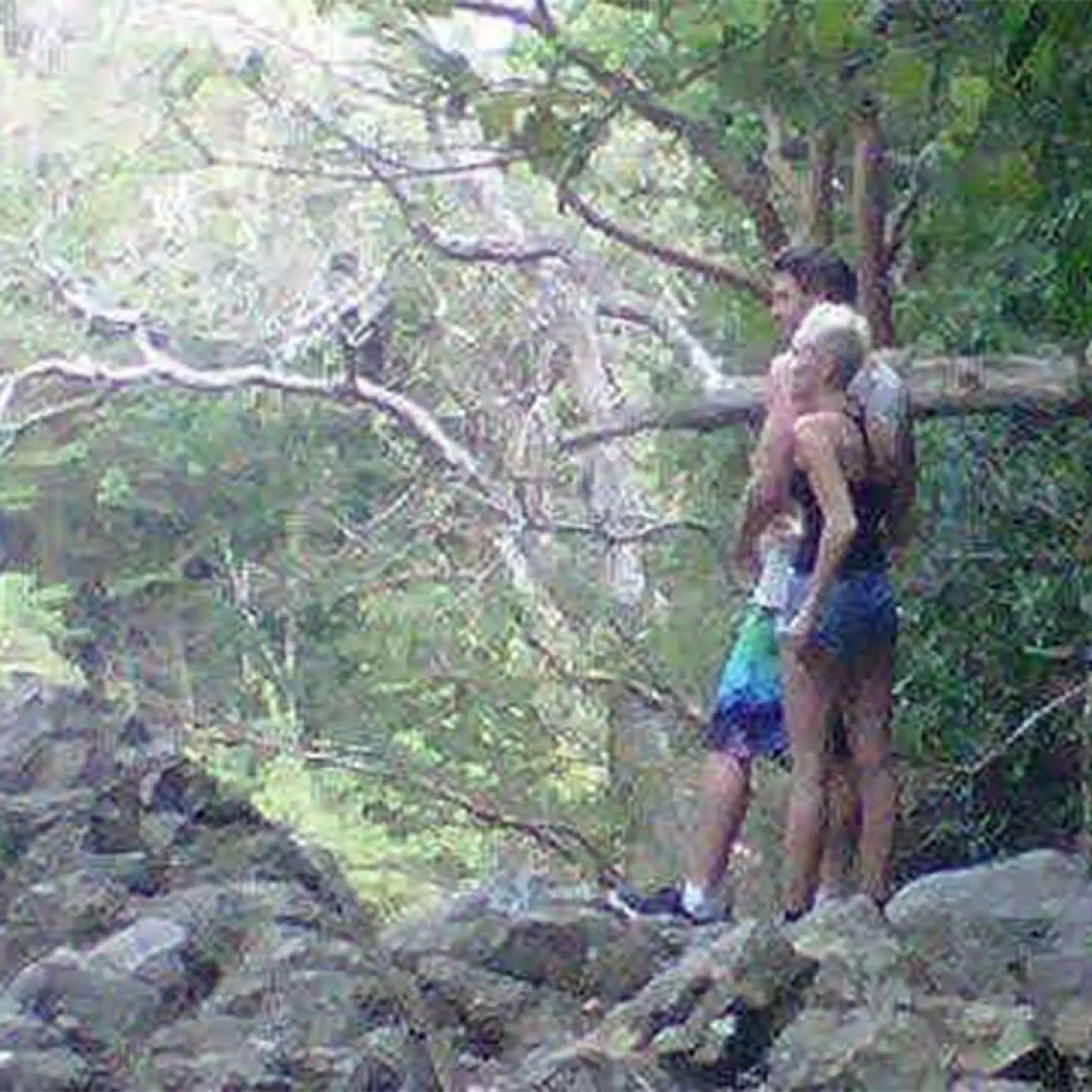 A pesar de la tranquilidad de la playa aprovecharon para explorar la naturaleza.