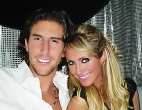 La pareja fue captada en varias ocasiones en los antros de Ruíz de Teresa.