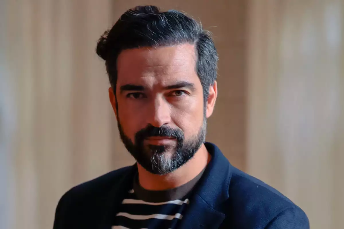 Alfonso Herrera protagoniza Batman Desenterrado