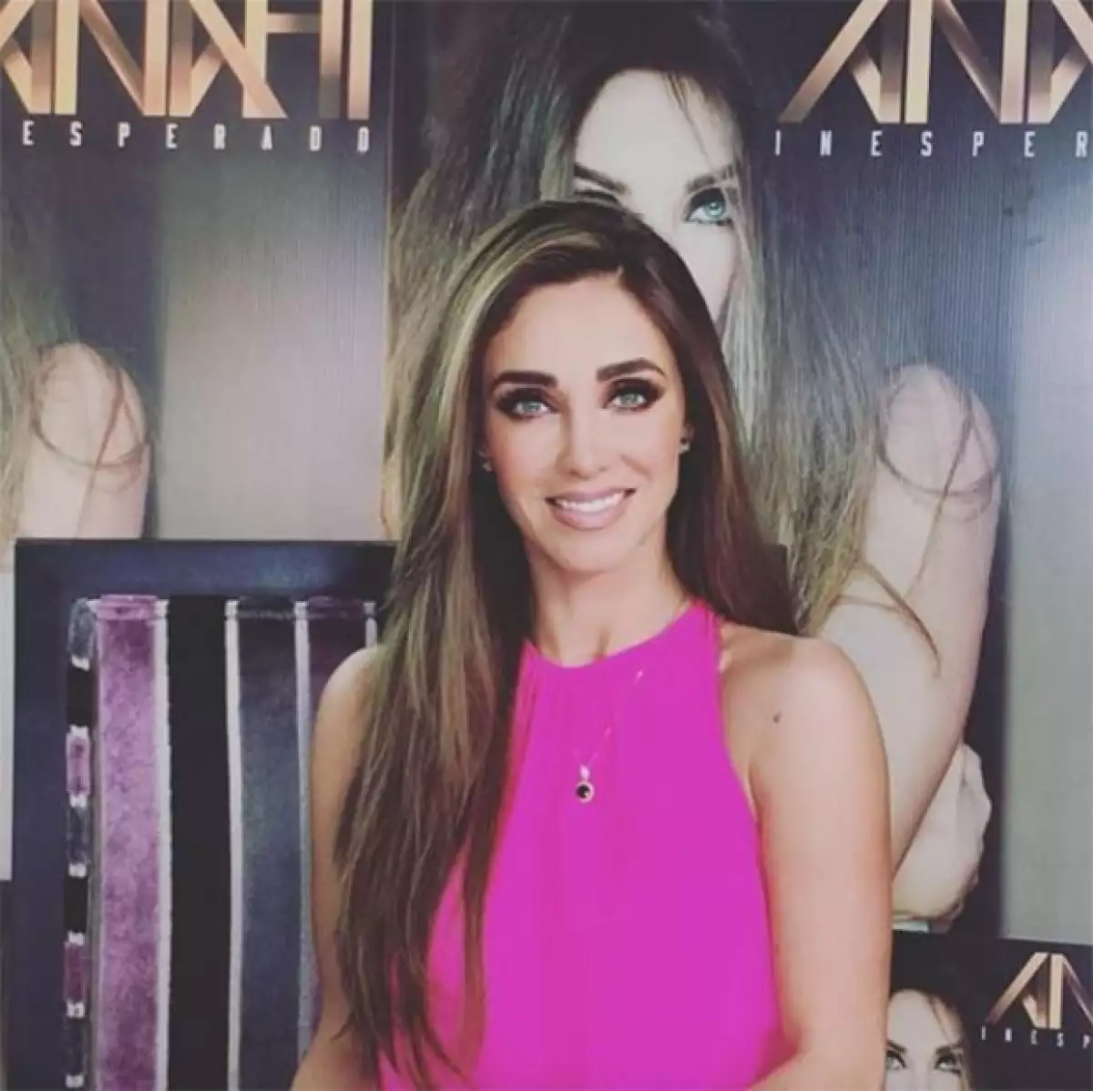 Anahí no podría estar más feliz por su primer embarazo y a través de sus redes sociales compartió la tierna reacción que tuvieron sus sobrinos tras darles la noticia.