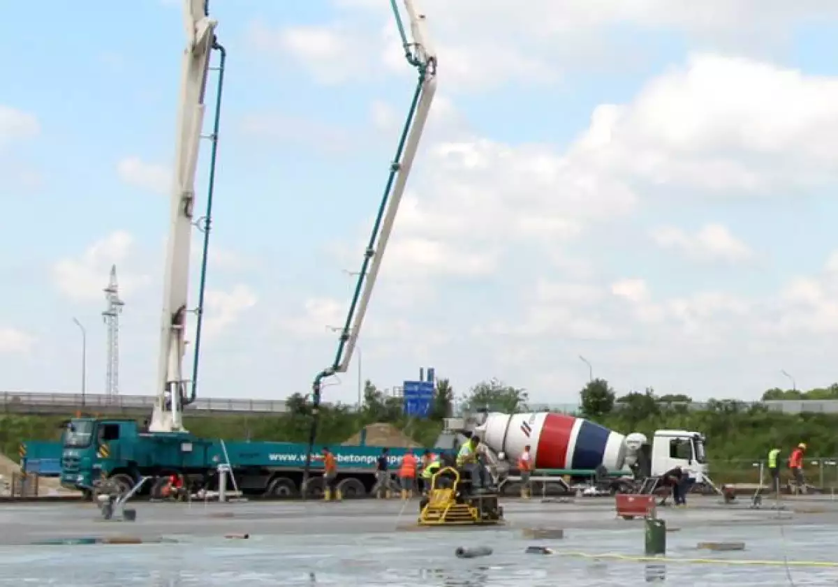 Base de cemento Cemex en planta cervecera alemana