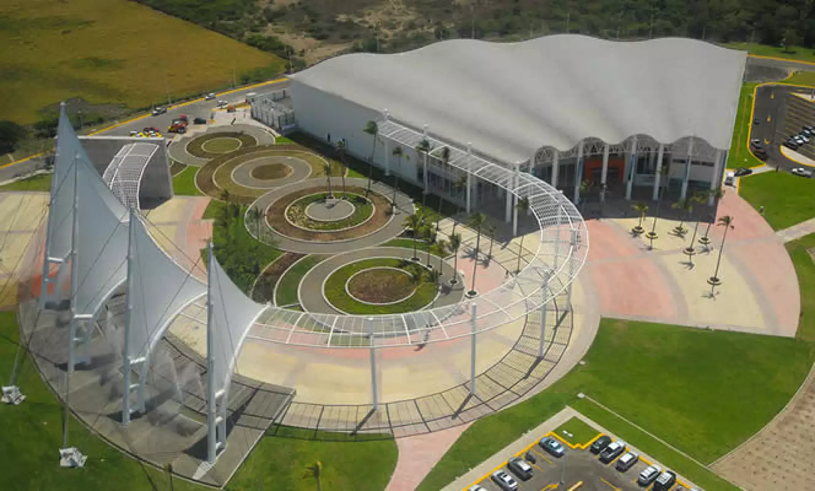 Una vista aérea del Centro Internacional de Convenciones de Puerto Vallarta.