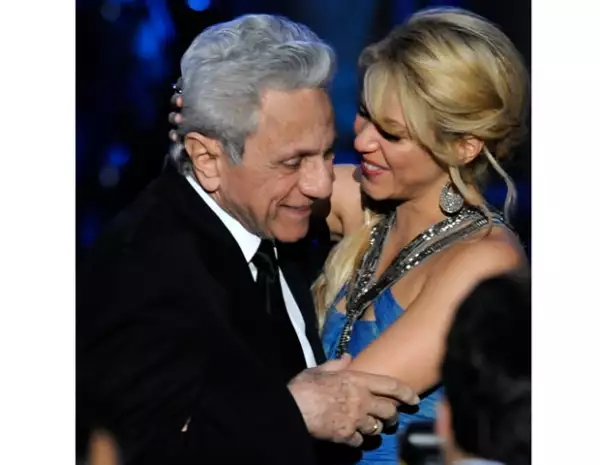 El padre de Shakira, William, la conmovió con una canción.