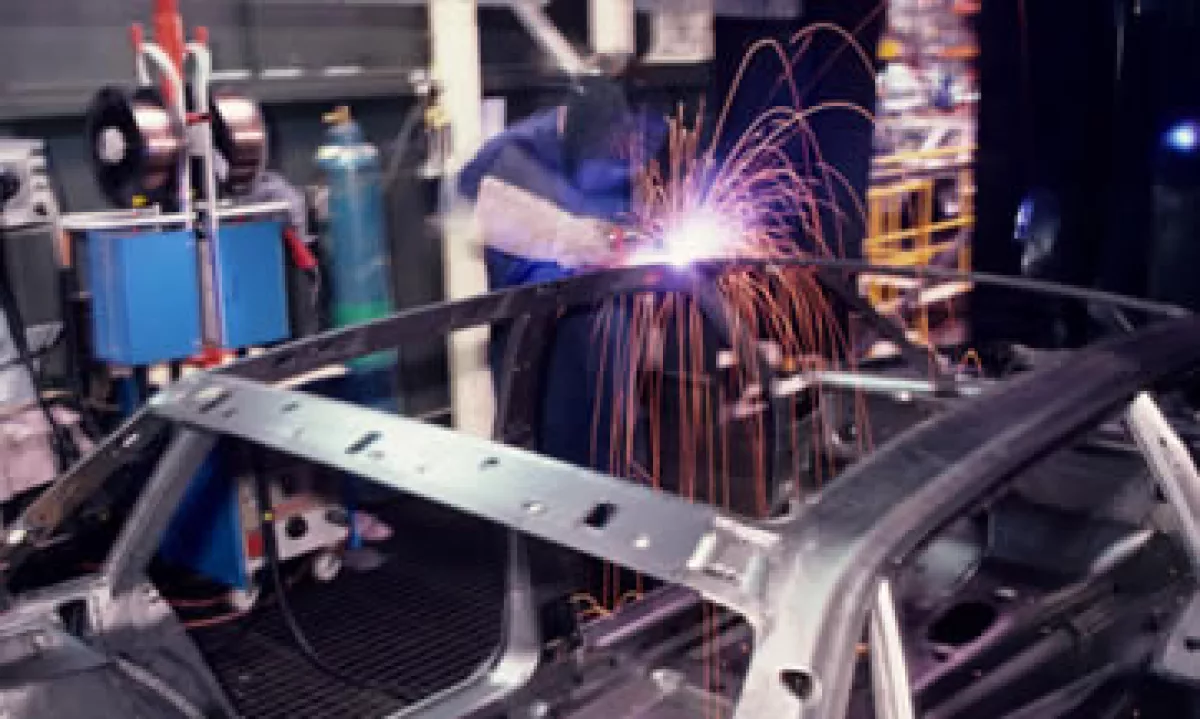 La industria automotriz mexicana tiene el reto de contar con un mayor número de técnicos capacitados. (Foto: Reuters)