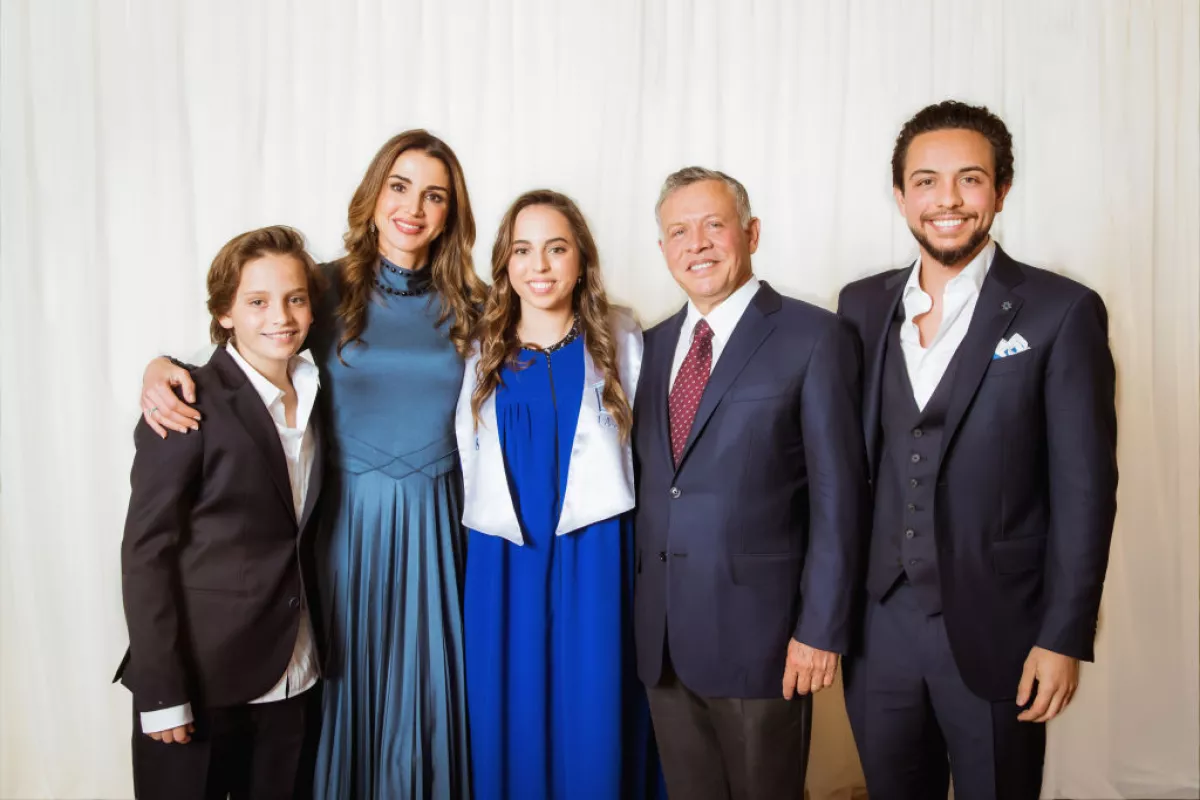 Príncipe Hashem, Rania de Jordania, princesa Salma, rey Abdalá y el príncipe Hussein