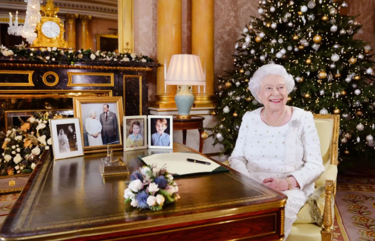 Reina Isabel II - Destacada