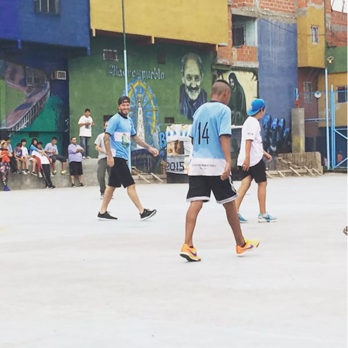 David se veía muy sonriente y disfritando del partido.