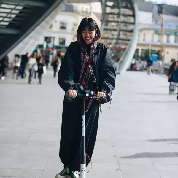 Street Style : Paris Fashion Week Womenswear Spring/Summer 2019 : Day Eight