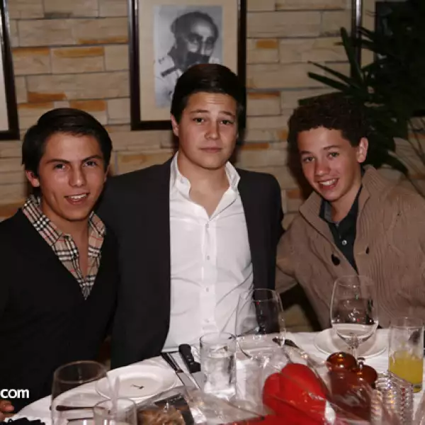 Santiago Poo, Costa Enríquez y Sebastián Cisneros