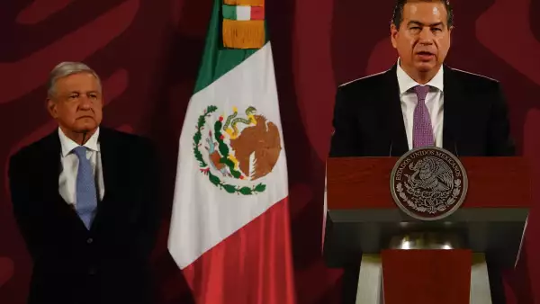 Andrés Manuel López Obrador y Ricardo Mejía, durante la conferencia matutina en el salón Tesorería de Palacio Nacional.