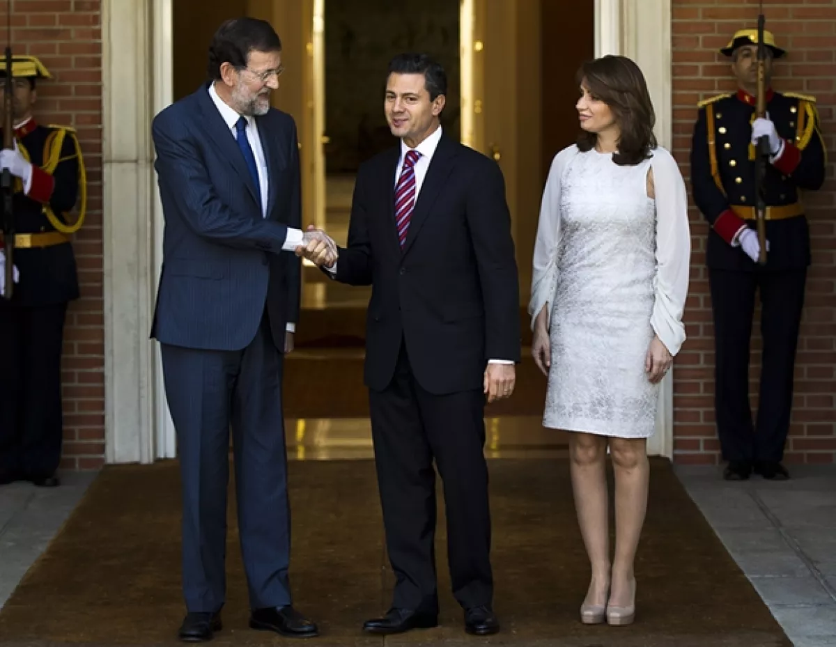 En su primera aparición con un vestido, utilizó zapatos nude de tacón alto pero no excesivo.