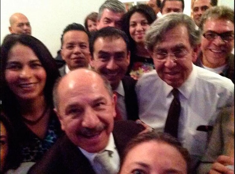 Un grupo de perredistas compartió esta imagen en apoyo a Cárdenas.