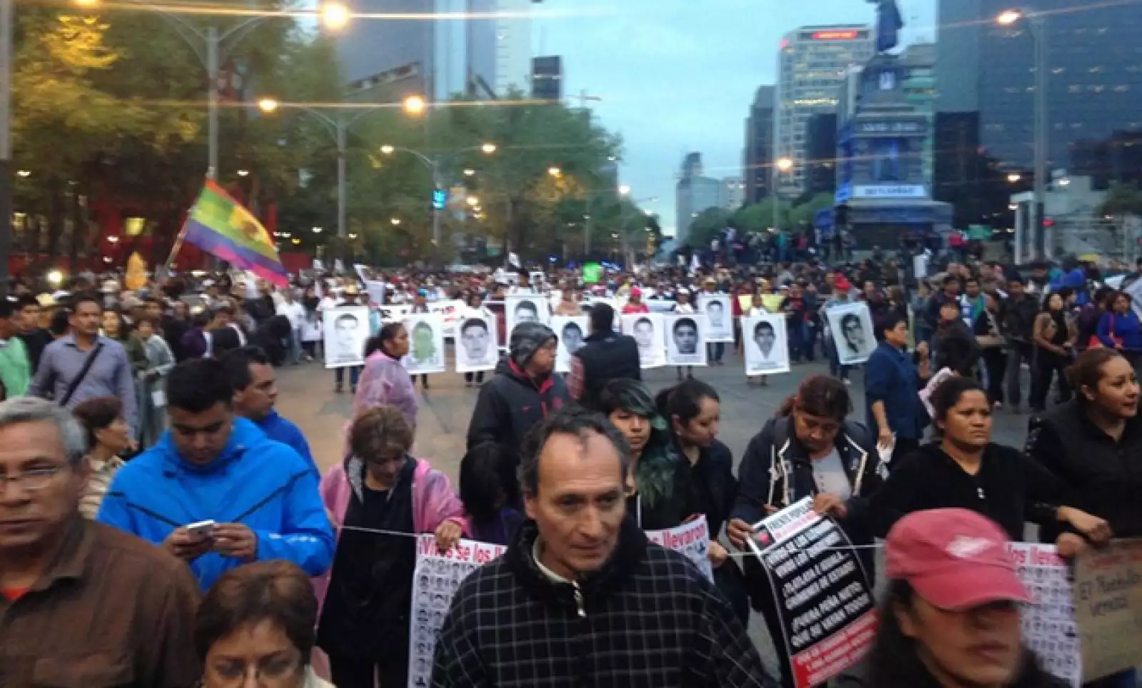 Los organizadores pidieron que la gente marche con el rostro descubierto para evitar actos vandálicos.