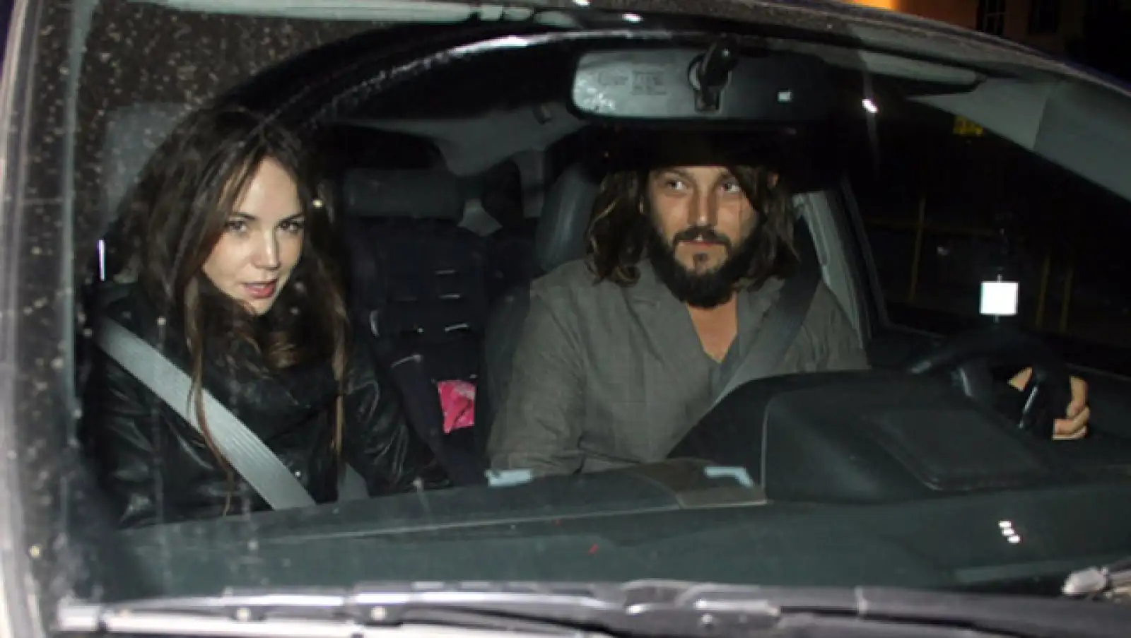La pareja tiene dos hijos, Jerónimo y Fiona y pese a los rumores de separación hace poco fueron captados juntos y muy felices saliendo de un restaurante en Los Ángeles.