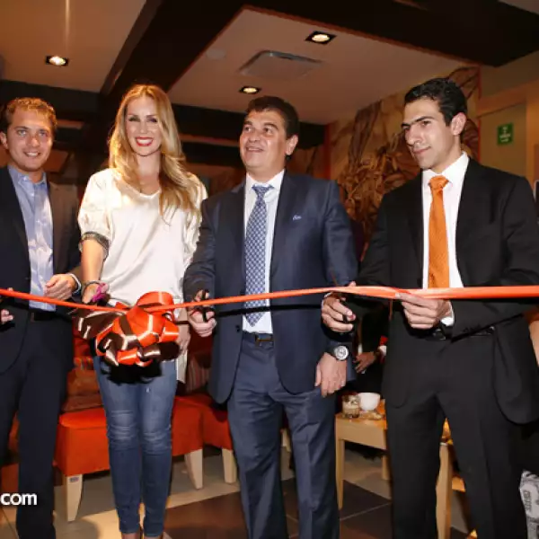 Alan Tawil, Heidi Balvanera, Moisés Tawil y Abraham González