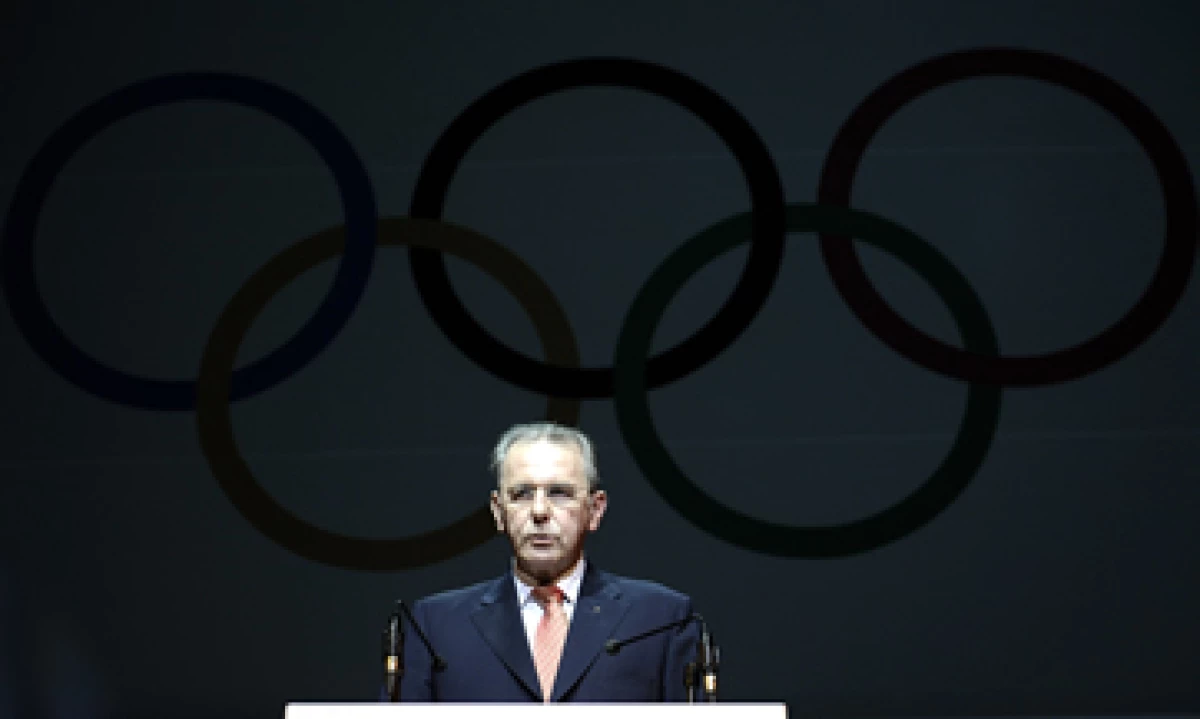 Jacques Rogge dijo que las finanzas del COI son sólidas y añadió que la entidad tiene un excedente consolidado de 592 millones de dólares para mayo de 2011. (Foto: AP)