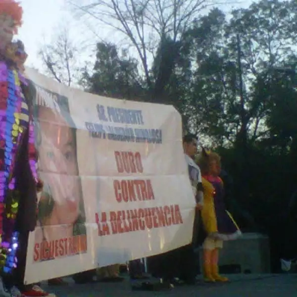 movimiento por la paz, estela de luz