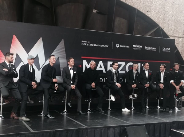 Con la mejor actidud, ambas bandas atendieron la conferencia de prensa.