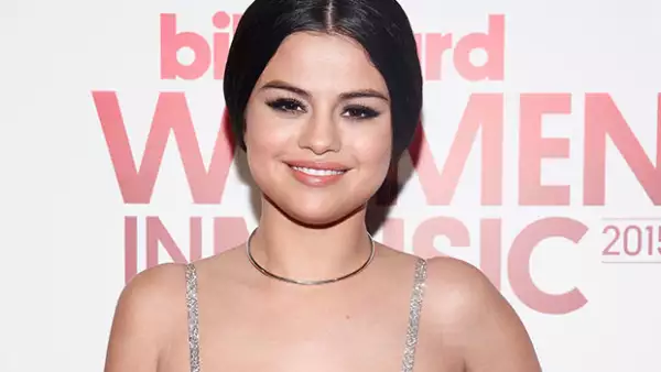 Tras los rumores de una supuesta relación que han despertado sus últimas salidas, la cantante deja claro su estatus con el integrante de One Direction.