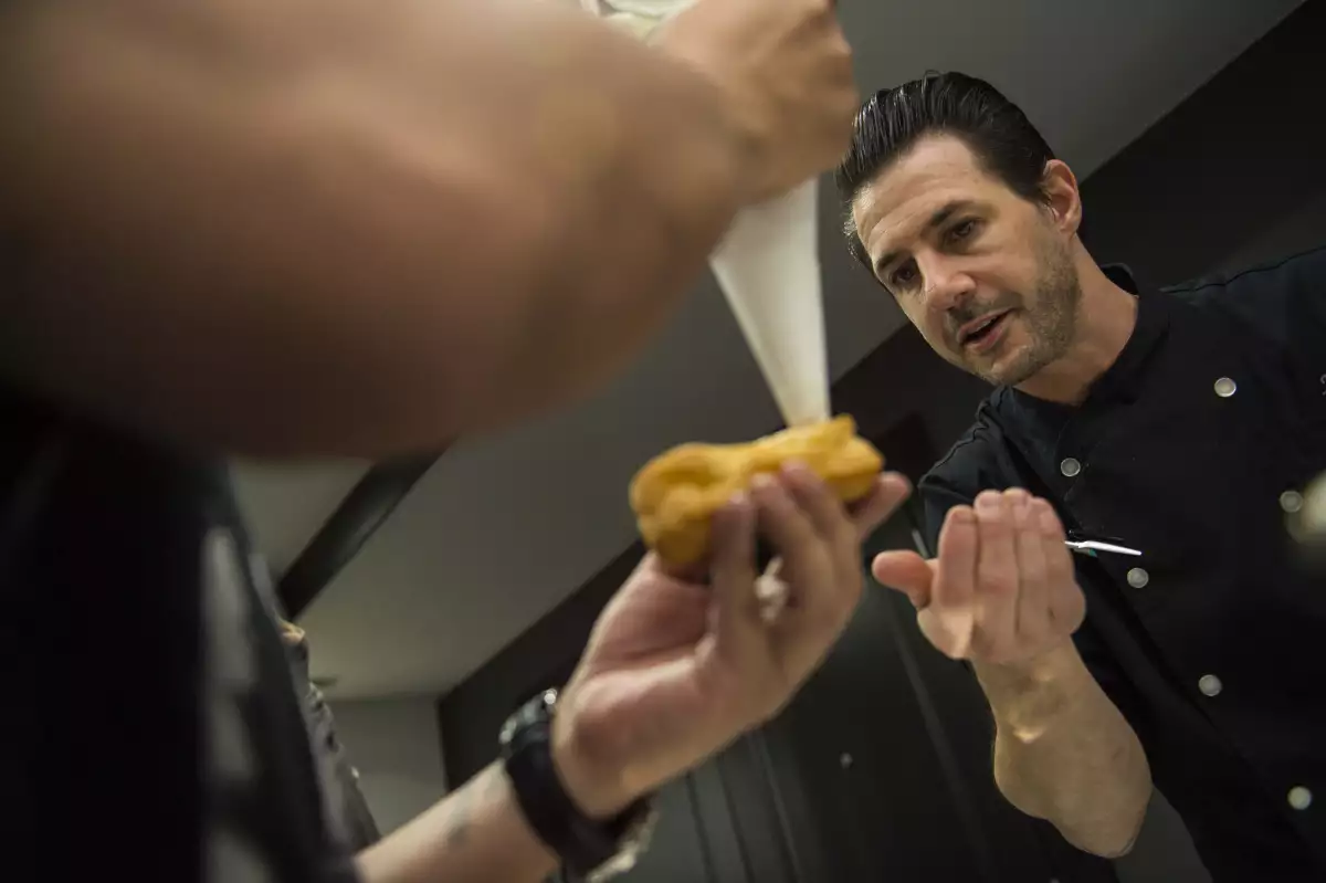 Impartió un workshop de éclairs en el hotel Le Méridien Mexico City 