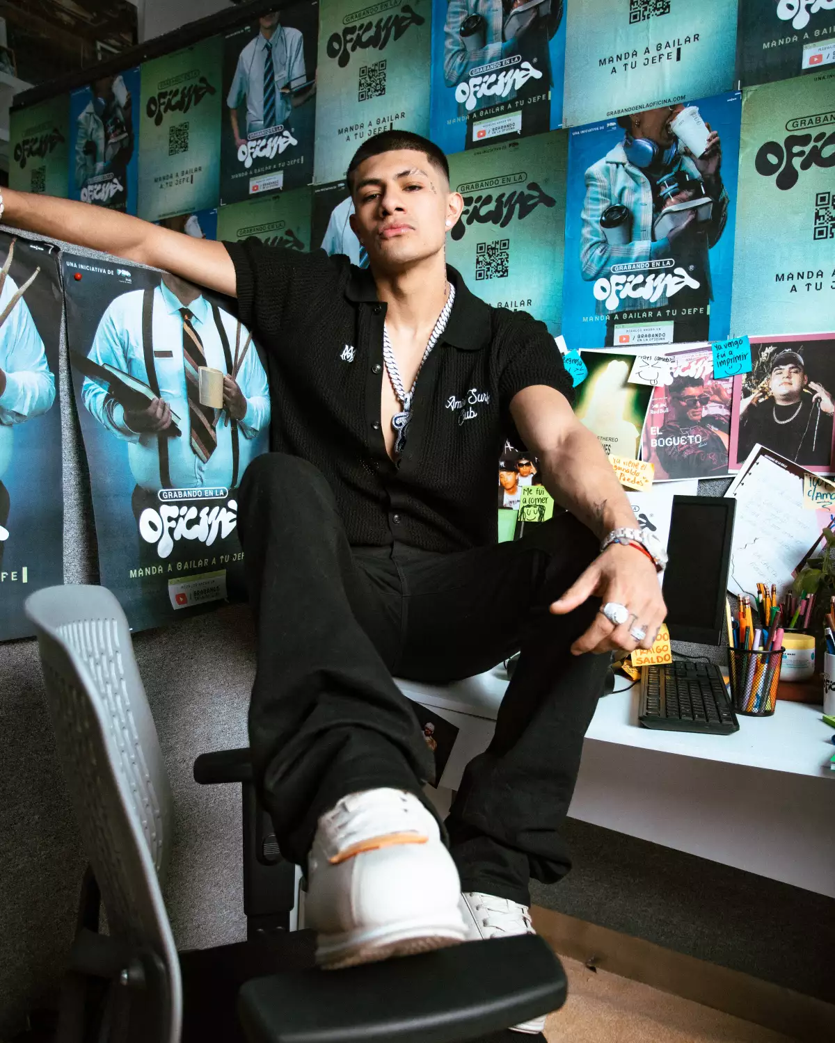 GRABANDO EN LA OFICINA