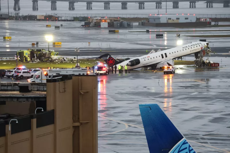avion-estrella-contra-vehiculo-de-emergencia-en-nueva-york