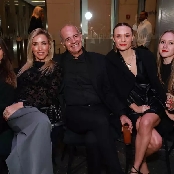  Montserrat Pacheco , Lorena Villalón, Nuno Colaco, Eva y Marti