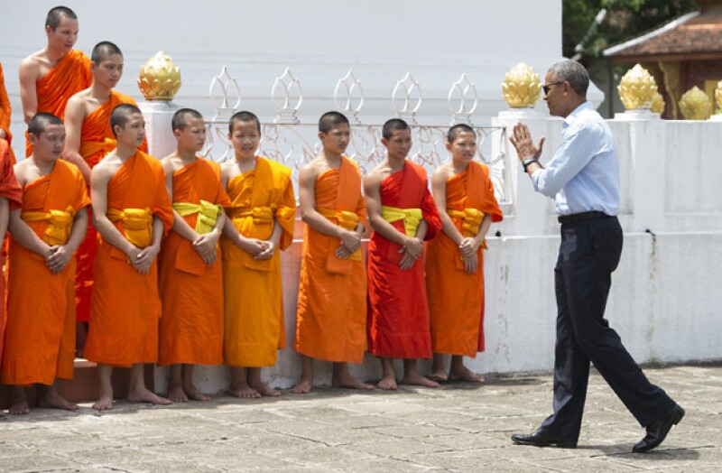 Obama se reunió con un grupo de niños que se preparan para ser monjes.