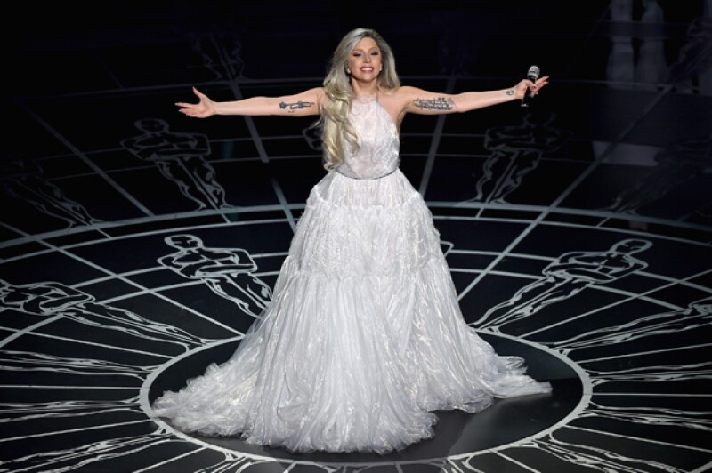 Lady Gaga ayer durante su presentación en los Oscar.