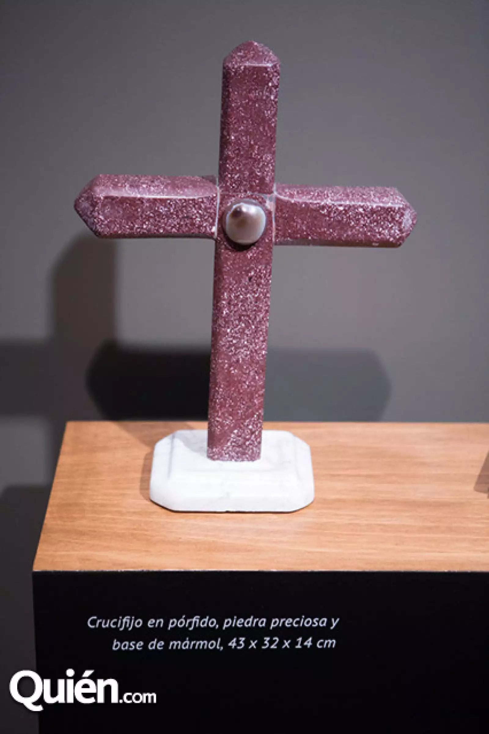 Crucifijo en Pórfido