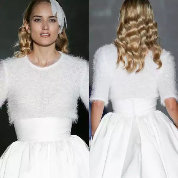 Isabel Zapardiez: Si prefieres usar un tocado y no una diadema, esta es una opción creativa y original. Puedes llevar el pelo suelto y ondulado para darle sabor al look.