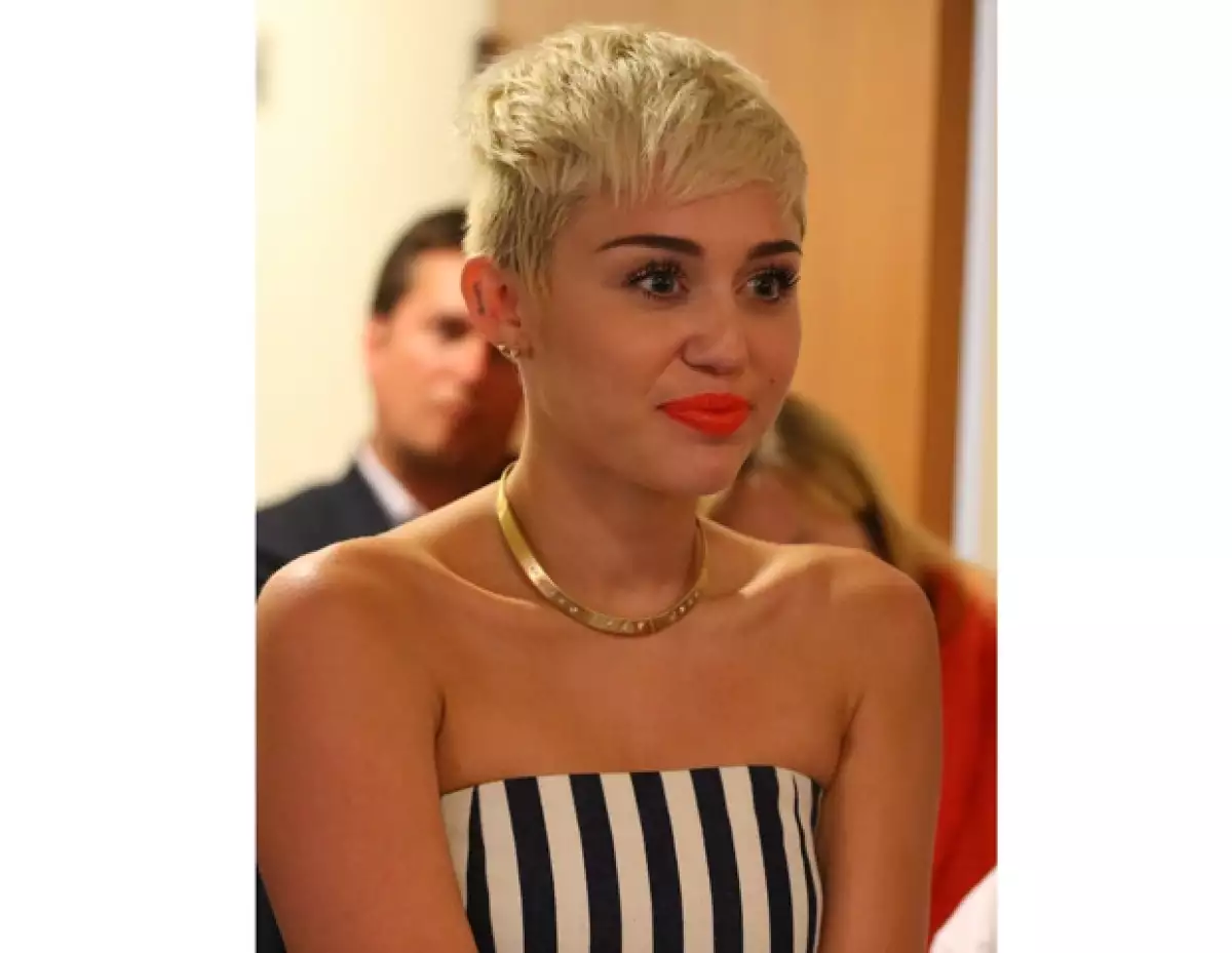 La cantante tuvo un chat recientemente con sus fans, donde confesó que se alejó de Liam y su familia porque estaba enfocada en su nuevo disco.