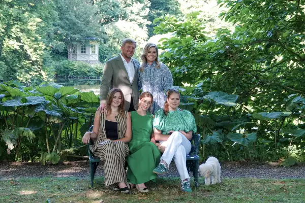 Copia de royal-family-2025-1.jpeg